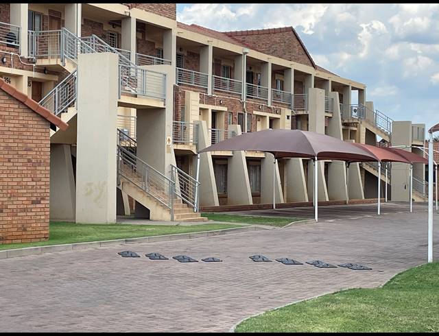 1 BEDROOM APARTMENT FOR SALE IN THE ORCHARDS